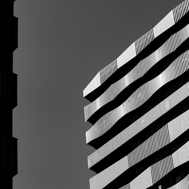 Détail d'architecture. Quartier des Batignolles 17e arr - Paris 2024 - Photographie Vincent Dufrène